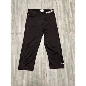 Nike Pro Women's Sz M Black Dri-Fit Compression Fitted Capri Leggings